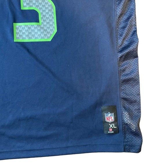 NFL Team Apperal Youth Seattle Seahawks Russel Wilson Jersey Size XL - Picture 3 of 7